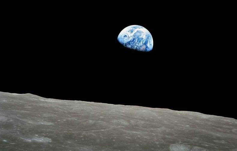 Quem tirou a foto do "nascer da Terra" visto da Lua? Foto: reprodução Youtube