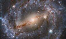 Hubble revela galáxia espiral a 60 milhões de anos-luz da Terra