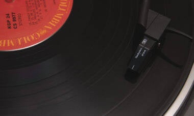 Vendas de discos de vinil superam a de CDs pela primeira vez desde os anos 1980