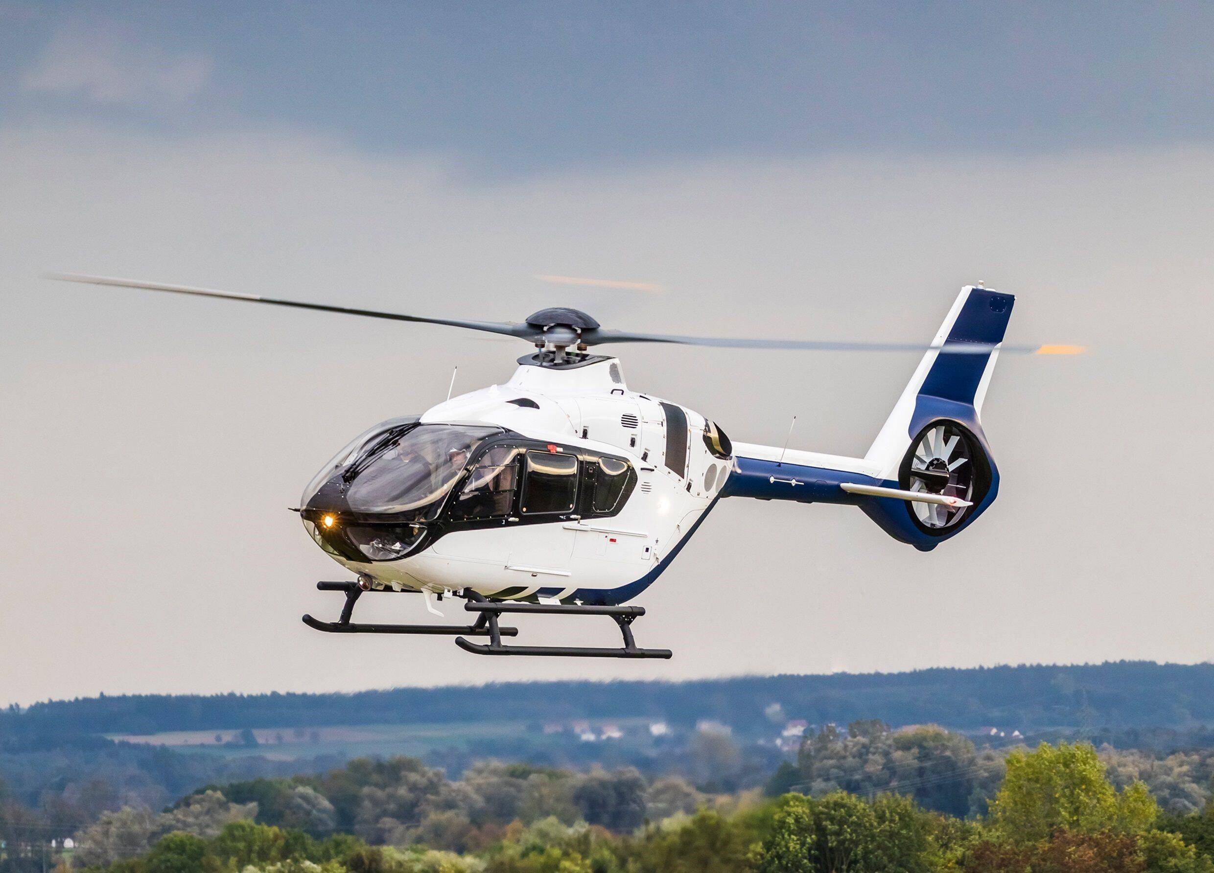 Airbus certifica helicóptero H135 para voar com apenas um piloto
