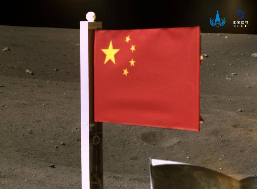 China se torna segundo país a fincar a sua bandeira na Lua