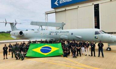 FAB recebe segundo Embraer E-99 modernizado