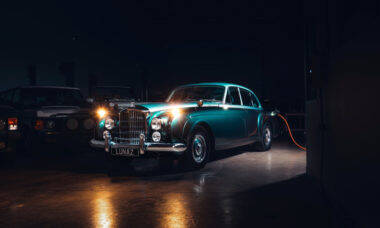 Britânica Lunaz transforma Bentley dos anos 1960 em carro elétrico