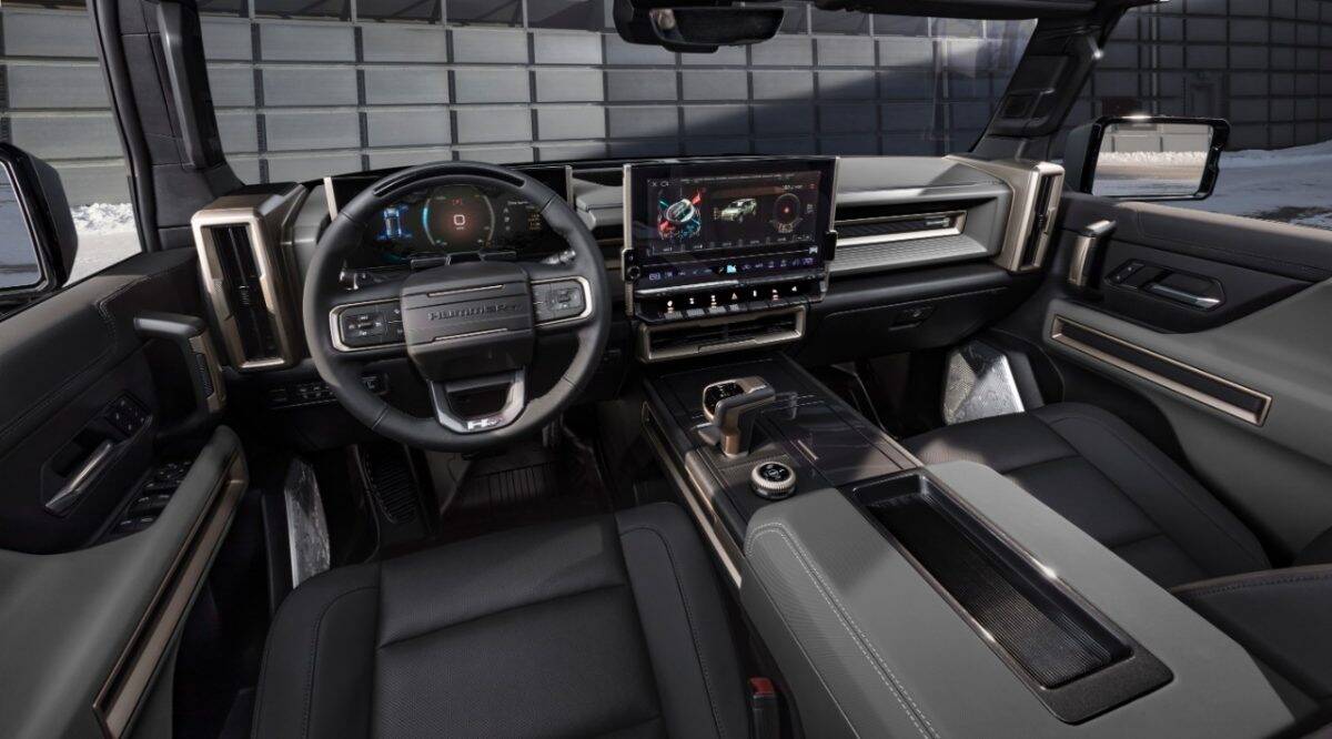 Hummer EV SUV estreia em 2023 com motor elétrico de 842 cv