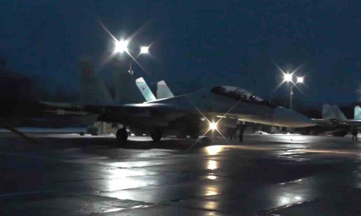Vídeo: avião de combate Su-30SM lança mísseis em missão noturna. Foto: reprodução Youtube
