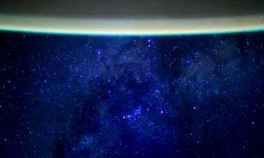Astonauta faz vídeo que mostra a Terra com a Via Láctea ao fundo