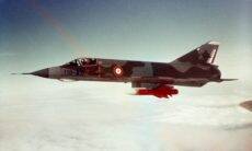 Caça Dassault Mirage IIIE completa 60 anos ainda em serviço ativo