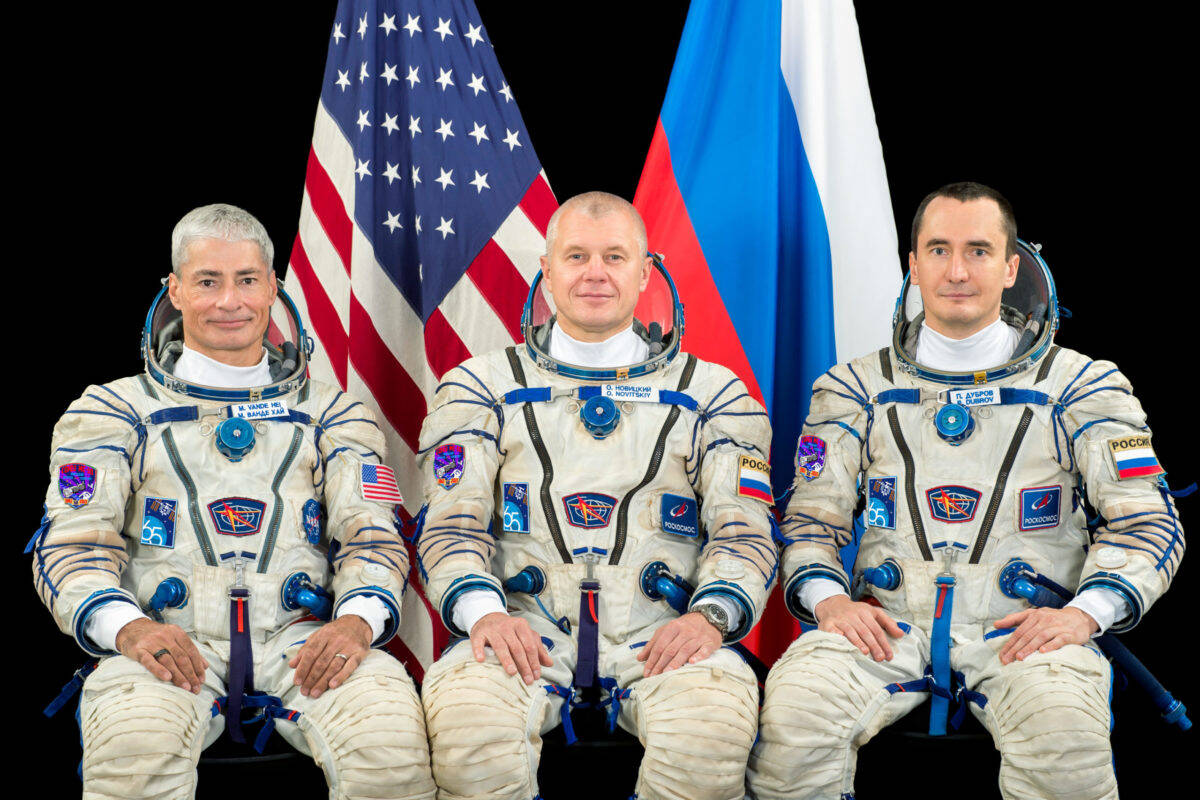 Missão Gagarin: astronautas chegam com sucesso na Estação Espacial Internacional