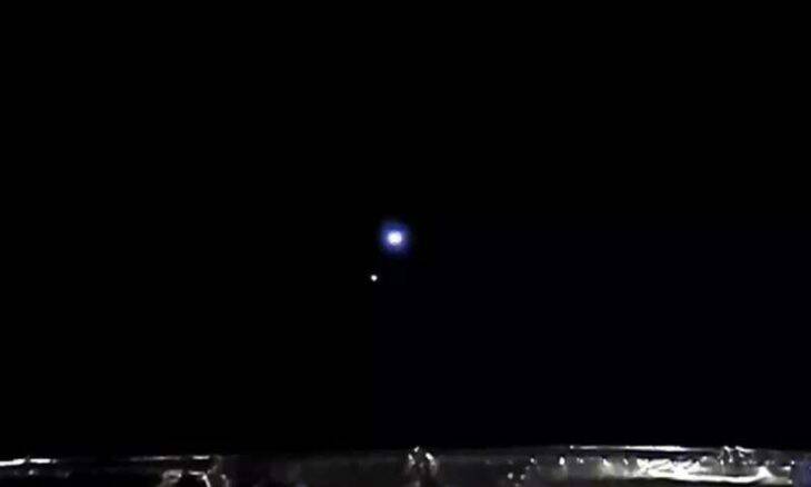 Sonda chinesa Chang'e 5 envia imagem da Terra e da Lua alinhadas