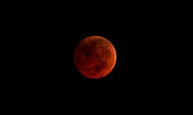 Eclipse total com Superlua poderá ser visto no Brasil nesta quarta (26)