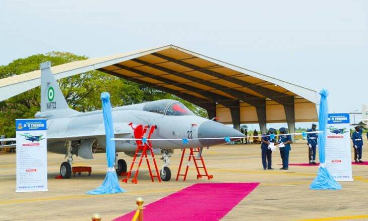 Nigéria incorpora aviões de caça feitos no Paquistão