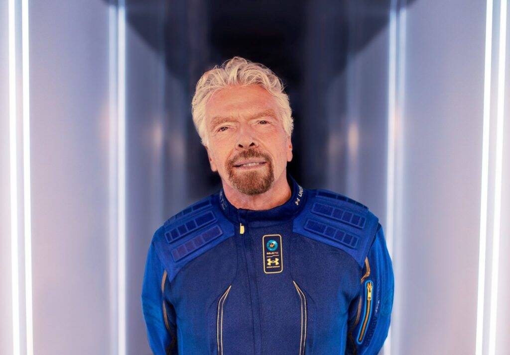 Bilionário Richard Branson anuncia viagem espacial no próximo dia 11