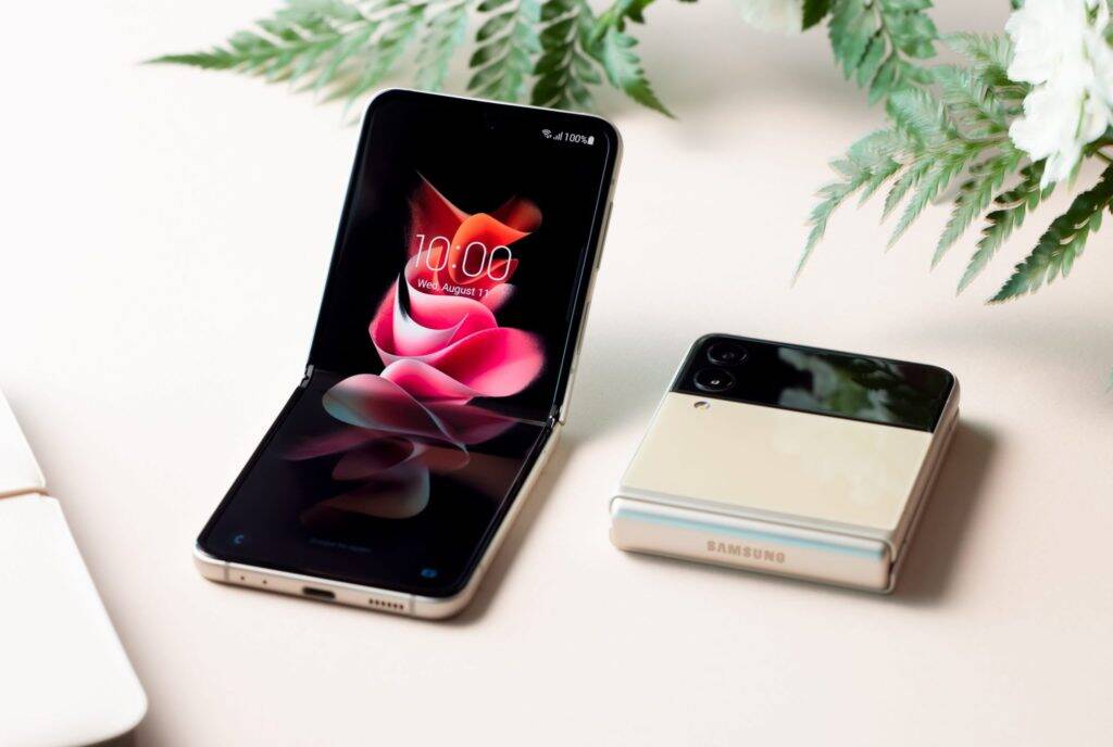 Samsung apresenta novos dobráveis Galaxy Z Flip3 e Galaxy Z Fold3