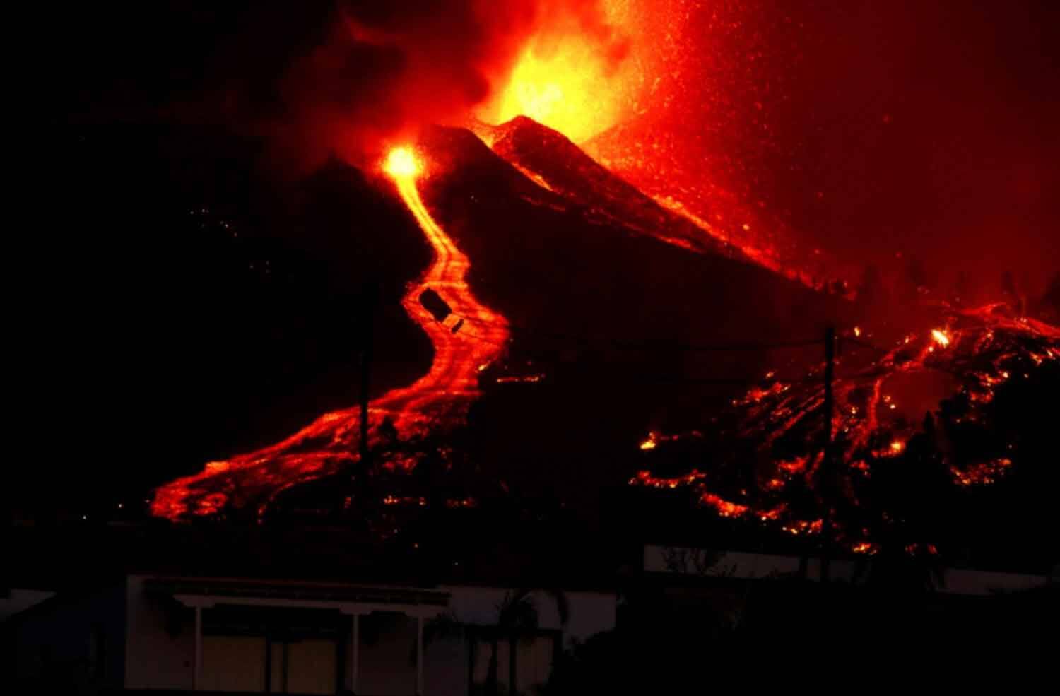 Vulcão das Ilhas Canárias que pode causar tsunami no Brasil, entra em erupção . Foto: Reprodução Twitter