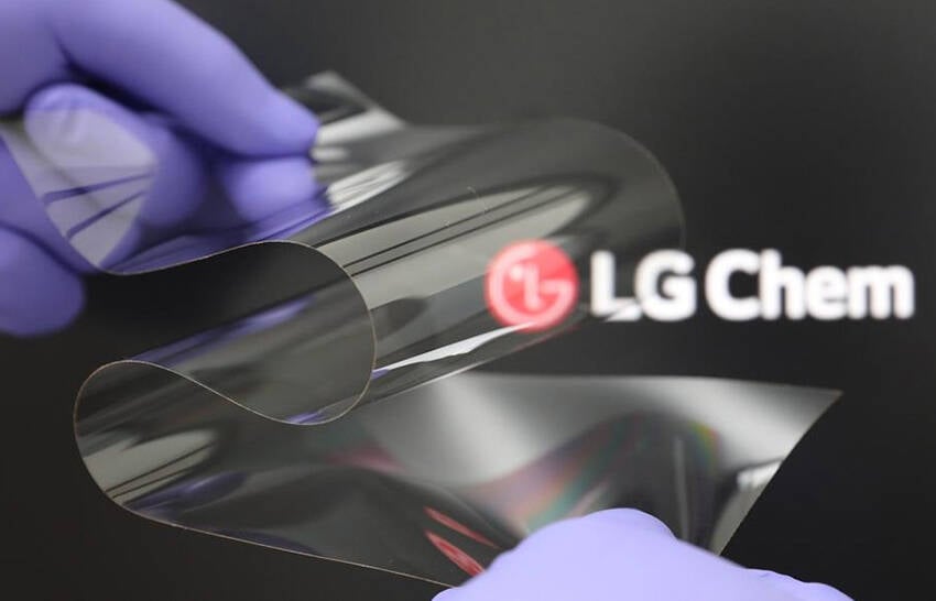 LG desenvolve novo material dobrável para telas de celulares