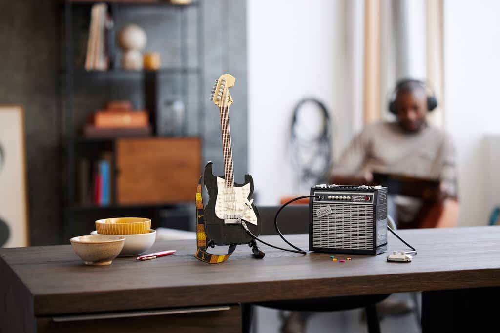 Guitarra Fender Stratocaster ganha kit de Lego