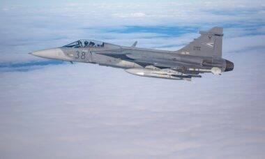 Hungria irá modernizar seus caças Saab Gripen para usar mísseis da FAB