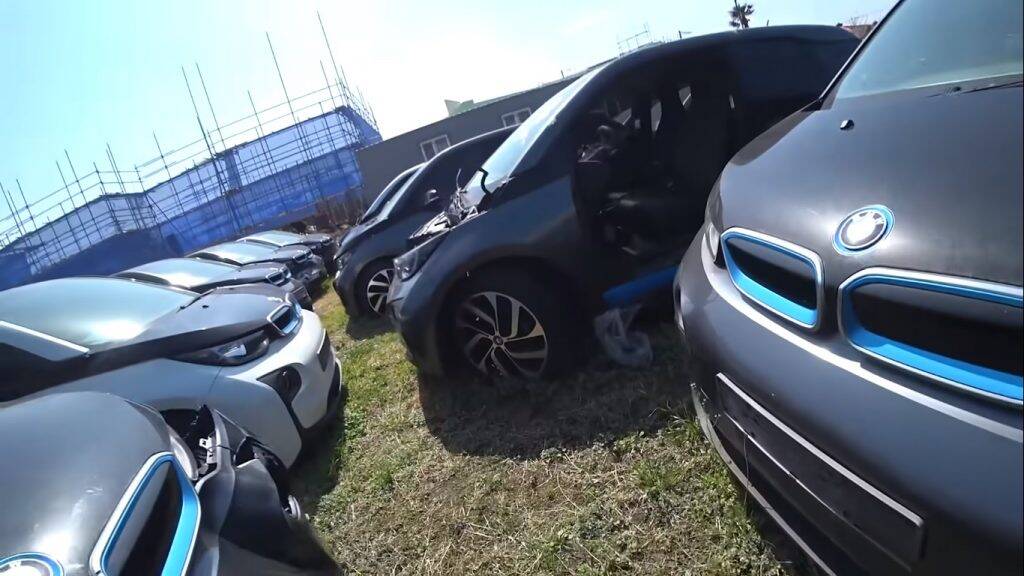 Ilha na Coreia do Sul tem dezenas de carros elétricos BMW i3 abandonados; entenda