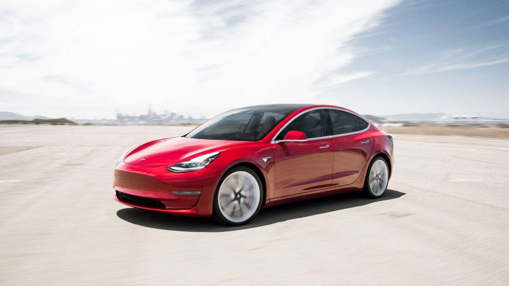 Dono de Tesla toma susto com conta milionária de recarga