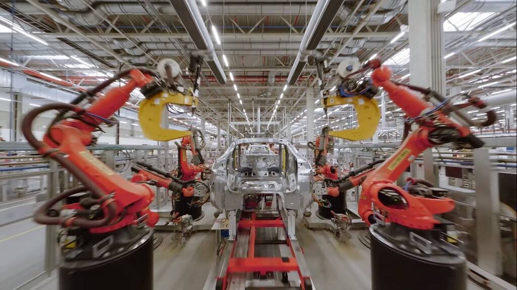 Vídeo de drone mostra em detalhes a Gigafactory Berlin da Tesla
