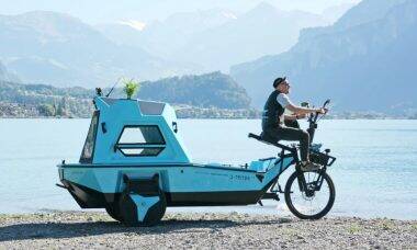 BeTriton é mistura de triciclo elétrico e barco