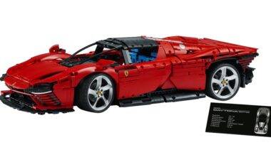 Lego lança kit da Ferrari Daytona SP3 com 3.778 peças