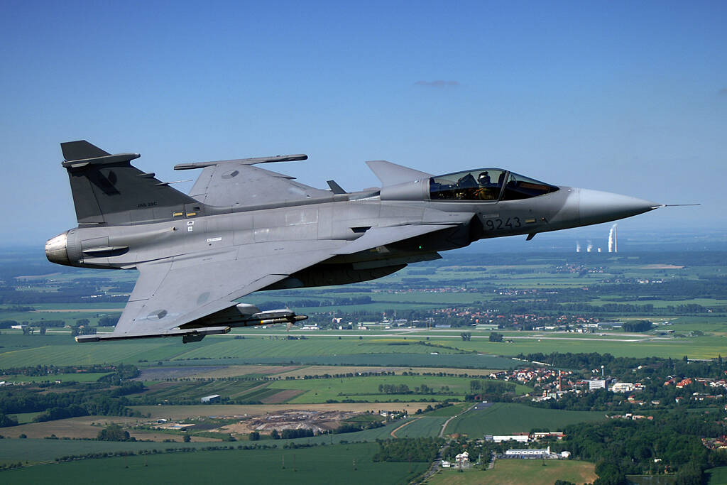 Suecos oferecem caças Gripen quase de graça para a República Tcheca; entenda