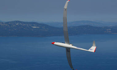 Airbus irá usar planadores para desenvolver aviões elétricos; entenda