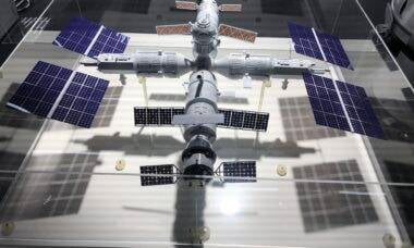 Rússia revela modelo de nova estação espacial