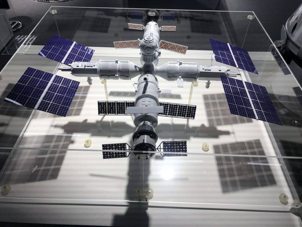Rússia revela modelo de nova estação espacial