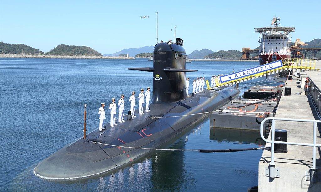 Marinha do Brasil recebe novo submarino Riachuelo