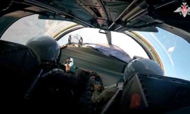 Rússia divulga vídeo do Sukhoi Su-34, seu caça-bombardeiro mais mortal